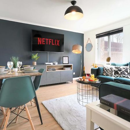 Central Mk House With Free Parking, Fast Wifi, And Smart Tv With Xbox, Sky Tv Packages And Netflix By Yoko Property Milton Keynes Kültér fotó